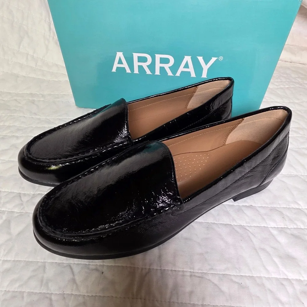 Array Katie Loafers Black Patent Leather Round Moc Toe Women 8.5 WIDE NEW